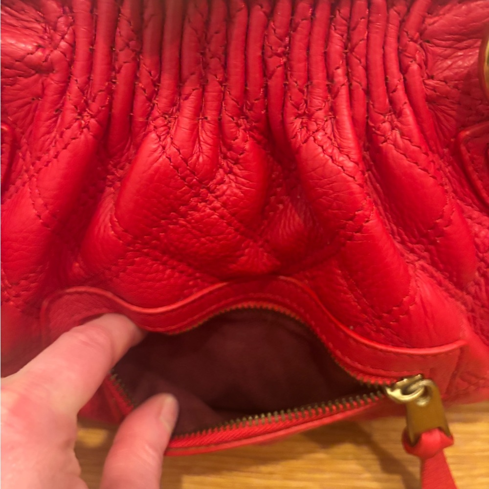 Marc Jacobs Stam Red Quilted Handbag - Picture 12 of 15